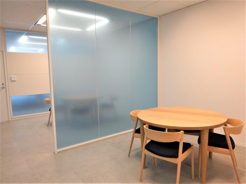 面談スペースは温もりを感じられます